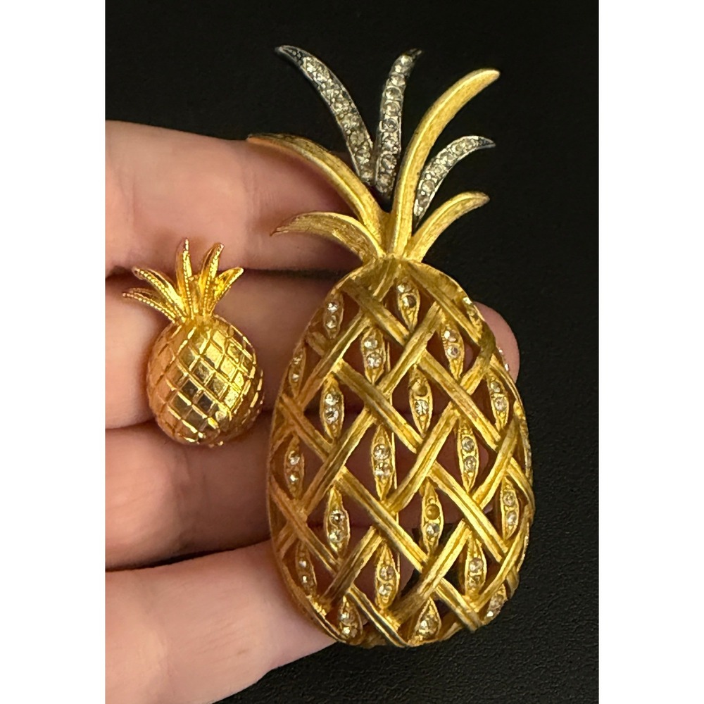 Vintage Pineapple Brooch Set Gold Tone Rhinestone READ